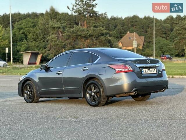 Сірий Ніссан Альтіма, об'ємом двигуна 2.49 л та пробігом 193 тис. км за 10000 $, фото 10 на Automoto.ua