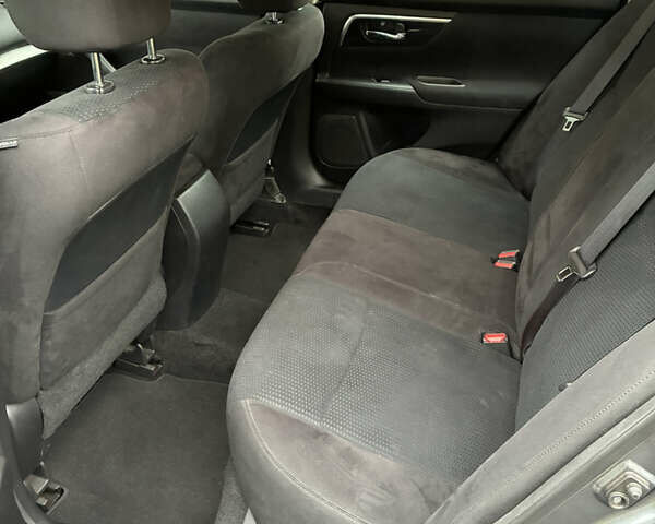 Серый Ниссан Альтима, объемом двигателя 2.49 л и пробегом 136 тыс. км за 8500 $, фото 10 на Automoto.ua