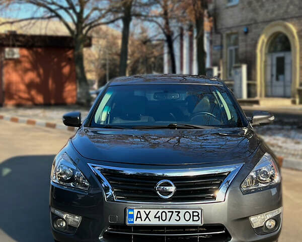 Серый Ниссан Альтима, объемом двигателя 2.5 л и пробегом 165 тыс. км за 9300 $, фото 2 на Automoto.ua