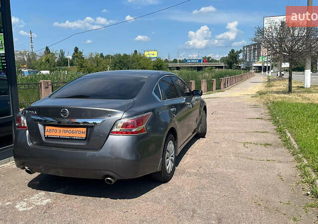 Серый Ниссан Альтима, объемом двигателя 2.49 л и пробегом 228 тыс. км за 8900 $, фото 4 на Automoto.ua