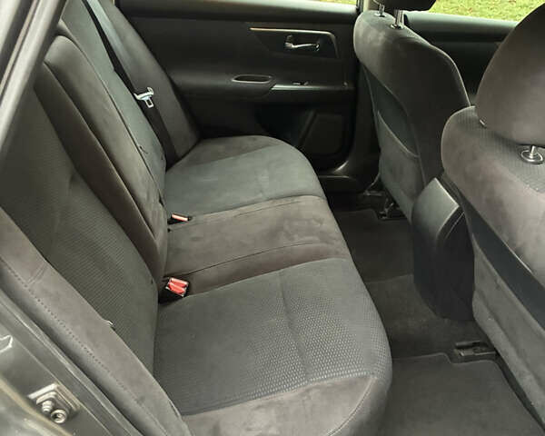 Серый Ниссан Альтима, объемом двигателя 2.49 л и пробегом 136 тыс. км за 8500 $, фото 11 на Automoto.ua