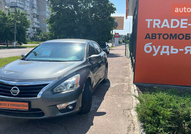 Серый Ниссан Альтима, объемом двигателя 2.49 л и пробегом 228 тыс. км за 8900 $, фото 2 на Automoto.ua