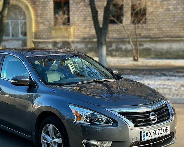 Серый Ниссан Альтима, объемом двигателя 2.5 л и пробегом 165 тыс. км за 9300 $, фото 3 на Automoto.ua