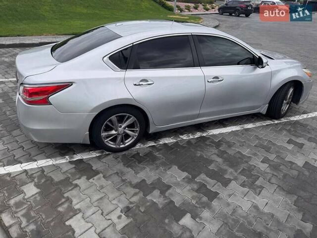 Сірий Ніссан Альтіма, об'ємом двигуна 2.5 л та пробігом 320 тис. км за 8800 $, фото 3 на Automoto.ua