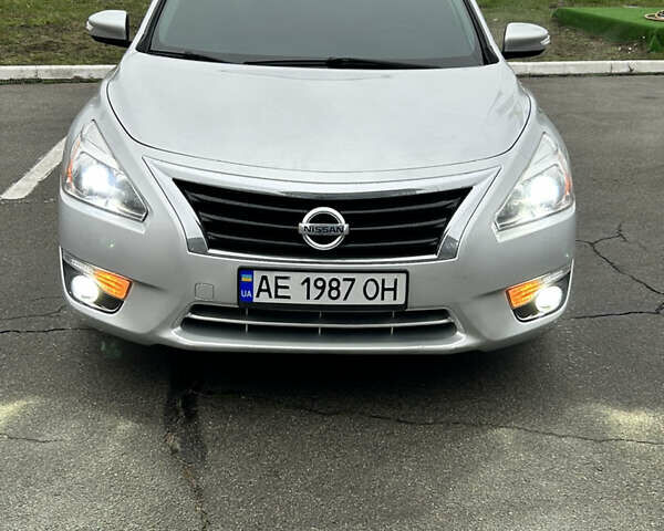 Сірий Ніссан Альтіма, об'ємом двигуна 2.49 л та пробігом 162 тис. км за 11000 $, фото 2 на Automoto.ua