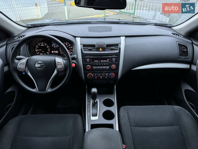 Сірий Ніссан Альтіма, об'ємом двигуна 2.49 л та пробігом 255 тис. км за 10490 $, фото 26 на Automoto.ua