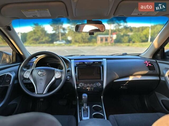Сірий Ніссан Альтіма, об'ємом двигуна 2.49 л та пробігом 193 тис. км за 10000 $, фото 25 на Automoto.ua