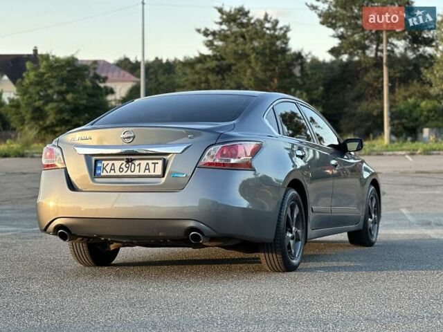 Сірий Ніссан Альтіма, об'ємом двигуна 2.49 л та пробігом 193 тис. км за 10000 $, фото 9 на Automoto.ua