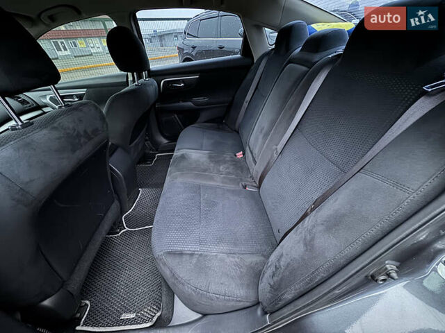 Сірий Ніссан Альтіма, об'ємом двигуна 2.49 л та пробігом 255 тис. км за 10490 $, фото 25 на Automoto.ua