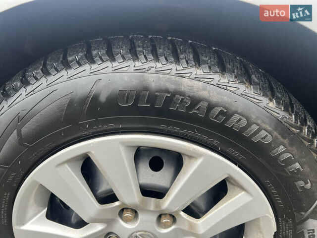 Сірий Ніссан Альтіма, об'ємом двигуна 2.5 л та пробігом 186 тис. км за 6900 $, фото 15 на Automoto.ua