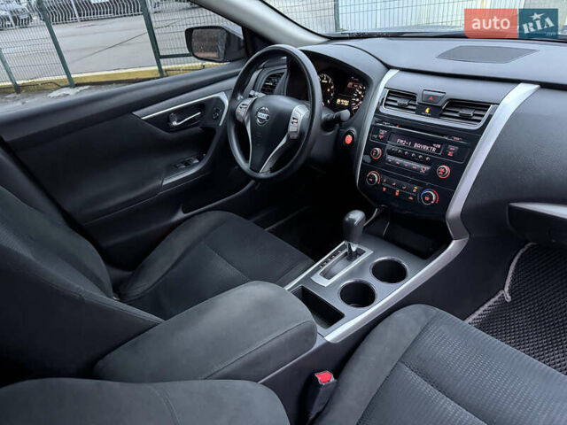 Сірий Ніссан Альтіма, об'ємом двигуна 2.49 л та пробігом 255 тис. км за 10490 $, фото 30 на Automoto.ua