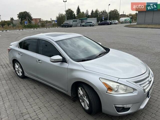 Сірий Ніссан Альтіма, об'ємом двигуна 2.5 л та пробігом 285 тис. км за 8900 $, фото 1 на Automoto.ua