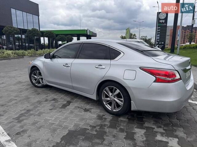 Сірий Ніссан Альтіма, об'ємом двигуна 2.5 л та пробігом 320 тис. км за 8800 $, фото 4 на Automoto.ua