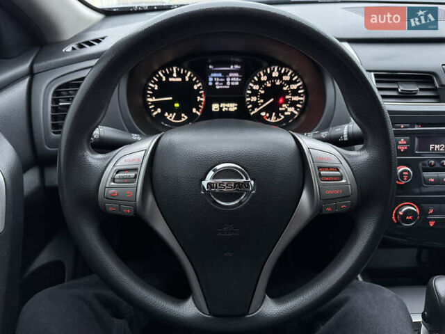 Сірий Ніссан Альтіма, об'ємом двигуна 2.49 л та пробігом 255 тис. км за 10490 $, фото 19 на Automoto.ua