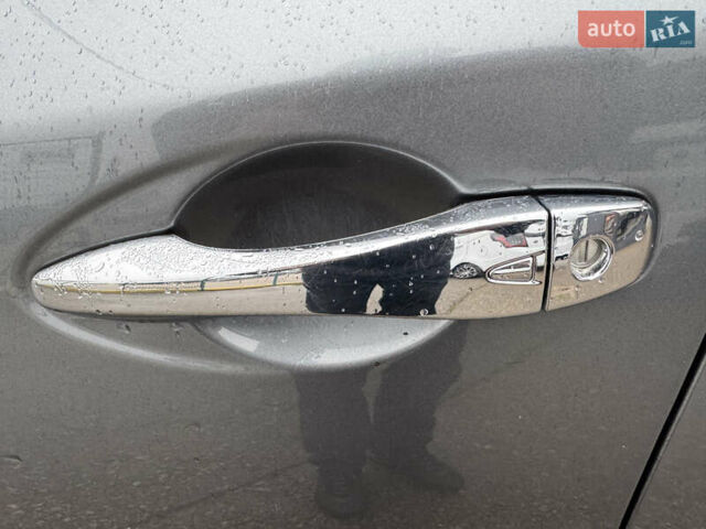 Сірий Ніссан Альтіма, об'ємом двигуна 2.49 л та пробігом 255 тис. км за 10490 $, фото 13 на Automoto.ua