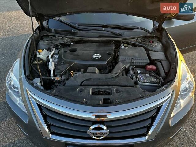 Сірий Ніссан Альтіма, об'ємом двигуна 2.49 л та пробігом 193 тис. км за 10000 $, фото 35 на Automoto.ua