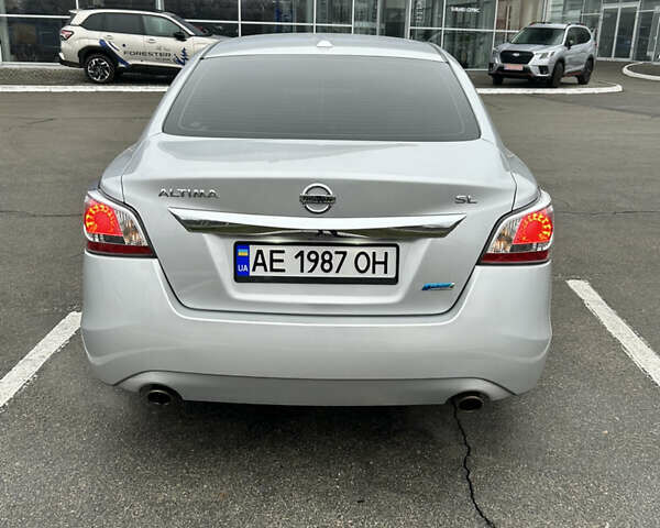 Сірий Ніссан Альтіма, об'ємом двигуна 2.49 л та пробігом 162 тис. км за 11000 $, фото 1 на Automoto.ua