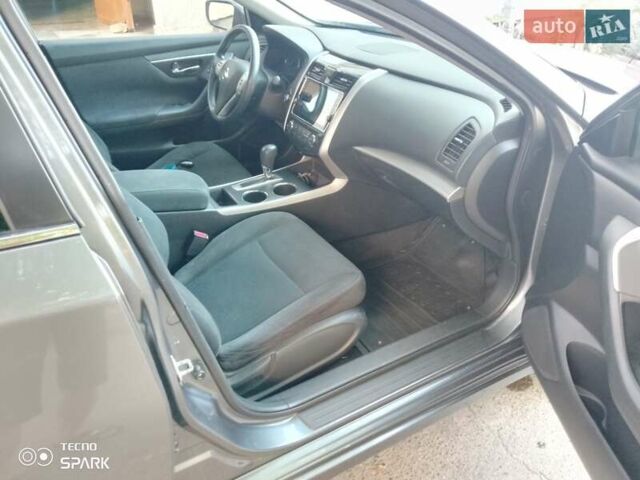 Серый Ниссан Альтима, объемом двигателя 2.5 л и пробегом 214 тыс. км за 8900 $, фото 10 на Automoto.ua