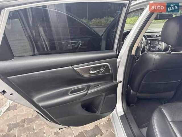 Сірий Ніссан Альтіма, об'ємом двигуна 2.5 л та пробігом 320 тис. км за 8800 $, фото 23 на Automoto.ua