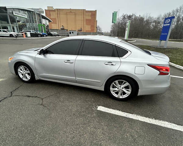 Сірий Ніссан Альтіма, об'ємом двигуна 2.49 л та пробігом 162 тис. км за 11000 $, фото 6 на Automoto.ua