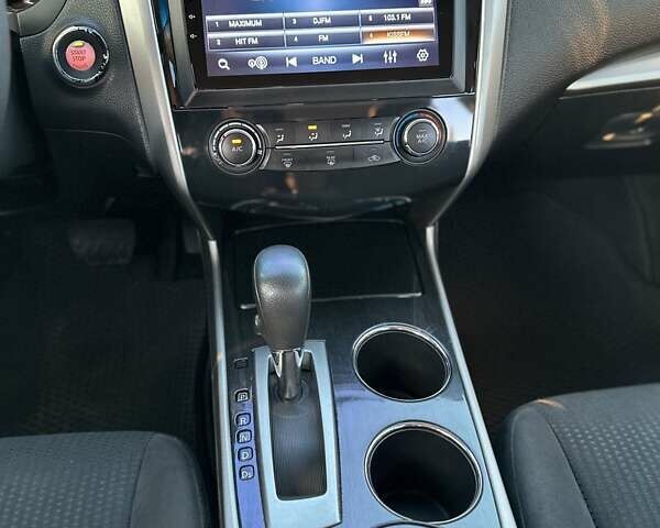 Сірий Ніссан Альтіма, об'ємом двигуна 2.49 л та пробігом 193 тис. км за 10000 $, фото 42 на Automoto.ua