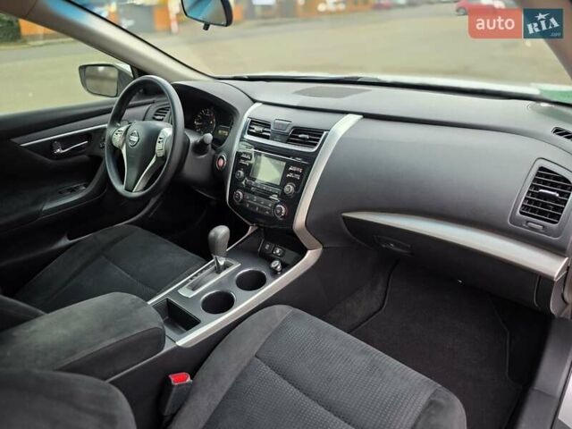Серый Ниссан Альтима, объемом двигателя 2.5 л и пробегом 147 тыс. км за 7900 $, фото 32 на Automoto.ua