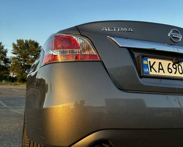 Сірий Ніссан Альтіма, об'ємом двигуна 2.49 л та пробігом 193 тис. км за 10000 $, фото 16 на Automoto.ua