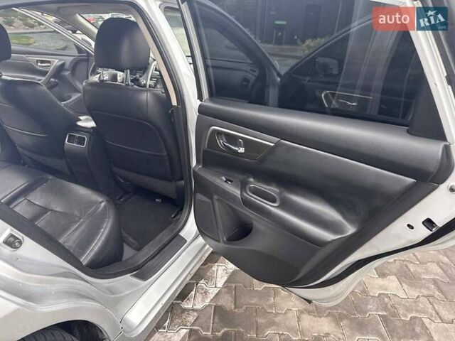 Сірий Ніссан Альтіма, об'ємом двигуна 2.5 л та пробігом 320 тис. км за 8800 $, фото 14 на Automoto.ua