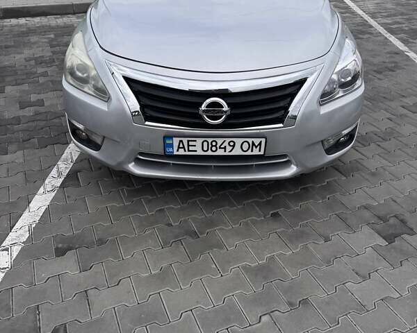 Сірий Ніссан Альтіма, об'ємом двигуна 2.5 л та пробігом 320 тис. км за 8800 $, фото 1 на Automoto.ua
