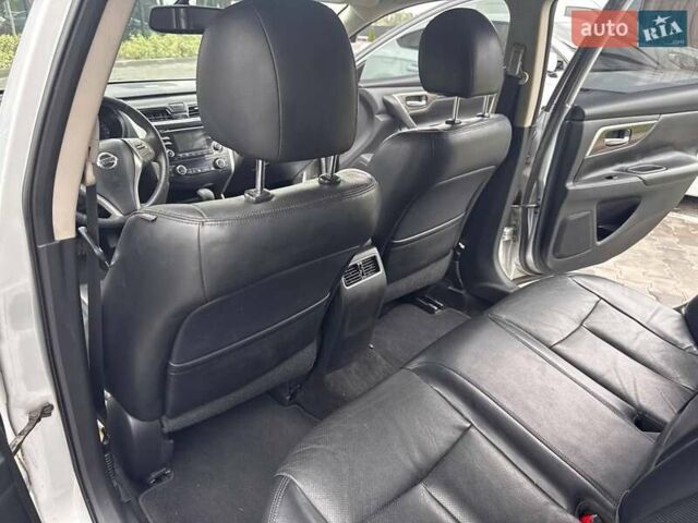 Сірий Ніссан Альтіма, об'ємом двигуна 2.5 л та пробігом 320 тис. км за 8800 $, фото 27 на Automoto.ua