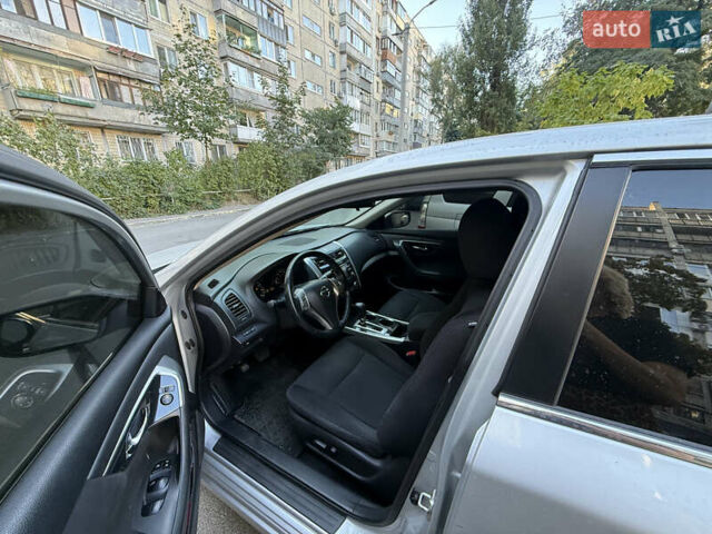 Серый Ниссан Альтима, объемом двигателя 2.49 л и пробегом 197 тыс. км за 7800 $, фото 8 на Automoto.ua