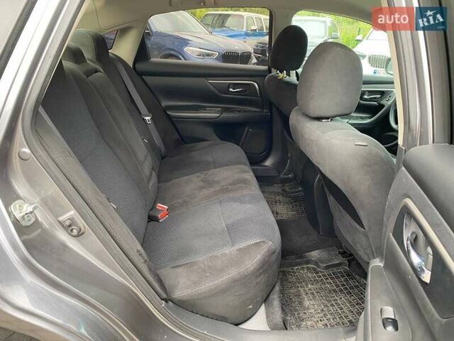 Серый Ниссан Альтима, объемом двигателя 2.49 л и пробегом 178 тыс. км за 7500 $, фото 20 на Automoto.ua