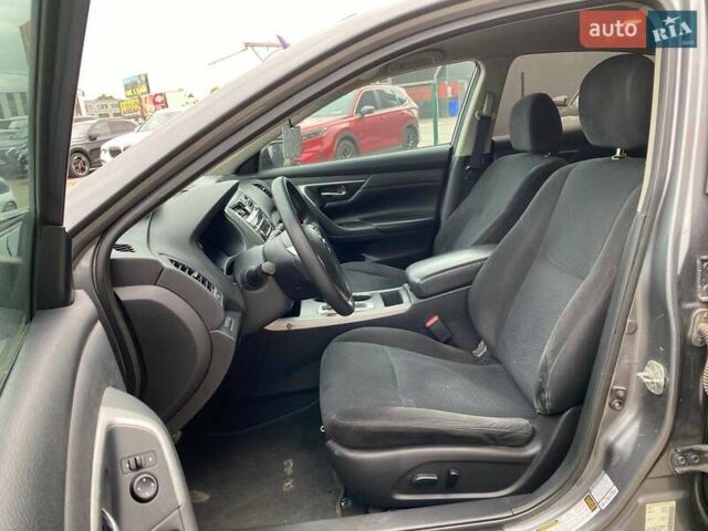 Серый Ниссан Альтима, объемом двигателя 2.49 л и пробегом 178 тыс. км за 7500 $, фото 16 на Automoto.ua