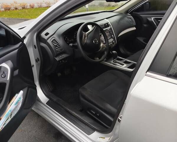 Серый Ниссан Альтима, объемом двигателя 2.49 л и пробегом 245 тыс. км за 8700 $, фото 10 на Automoto.ua