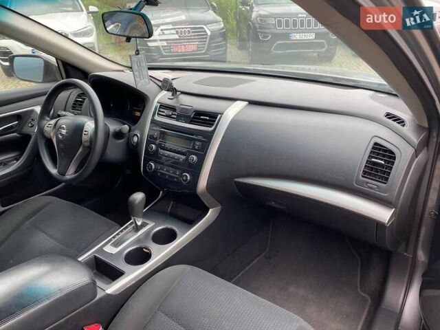 Серый Ниссан Альтима, объемом двигателя 2.49 л и пробегом 178 тыс. км за 7500 $, фото 8 на Automoto.ua