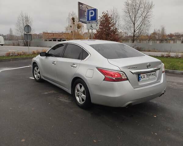 Серый Ниссан Альтима, объемом двигателя 2.49 л и пробегом 245 тыс. км за 8700 $, фото 6 на Automoto.ua