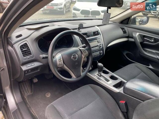 Серый Ниссан Альтима, объемом двигателя 2.49 л и пробегом 178 тыс. км за 7500 $, фото 10 на Automoto.ua