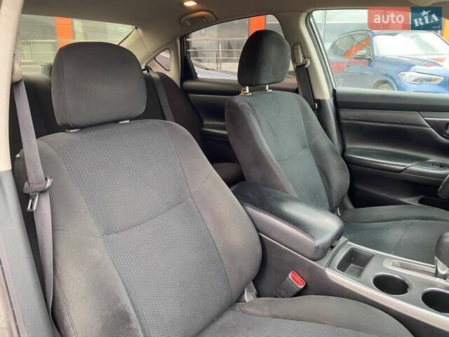 Серый Ниссан Альтима, объемом двигателя 2.49 л и пробегом 178 тыс. км за 7500 $, фото 23 на Automoto.ua