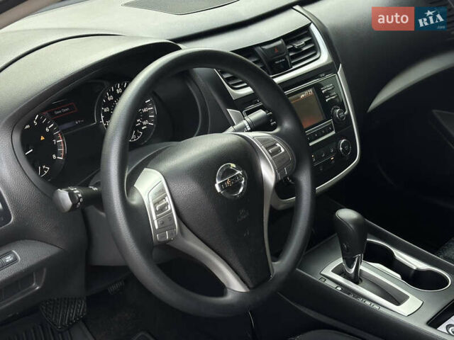 Ниссан Альтима 2016 в Николаеве на Automoto.ua Серый Ниссан Альтима, объемом двигателя 2.49 л и пробегом 191 тыс. км за 9999 $, фото 8 на Automoto.ua