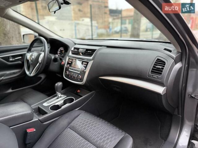 Сірий Ніссан Альтіма, об'ємом двигуна 2.49 л та пробігом 133 тис. км за 10950 $, фото 14 на Automoto.ua