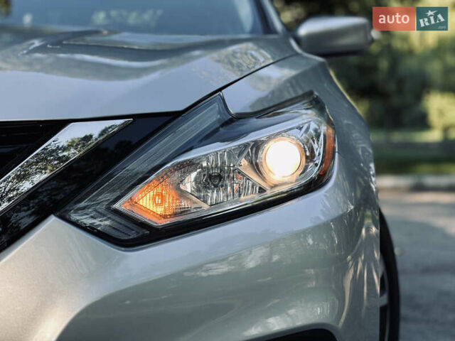 Серый Ниссан Альтима, объемом двигателя 2.49 л и пробегом 76 тыс. км за 10499 $, фото 6 на Automoto.ua