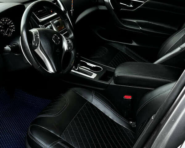 Серый Ниссан Альтима, объемом двигателя 2.49 л и пробегом 181 тыс. км за 10200 $, фото 15 на Automoto.ua