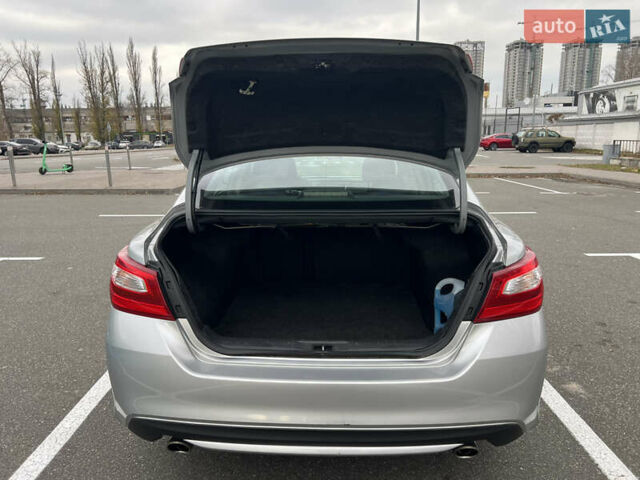 Сірий Ніссан Альтіма, об'ємом двигуна 2.49 л та пробігом 179 тис. км за 9900 $, фото 14 на Automoto.ua