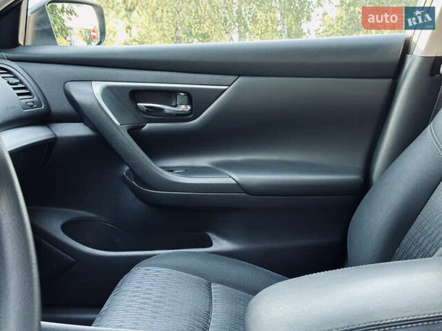 Серый Ниссан Альтима, объемом двигателя 2.49 л и пробегом 76 тыс. км за 10499 $, фото 59 на Automoto.ua