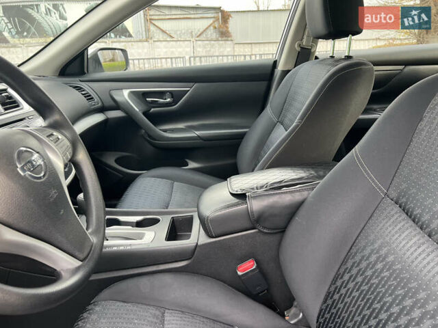 Сірий Ніссан Альтіма, об'ємом двигуна 2.49 л та пробігом 179 тис. км за 9900 $, фото 51 на Automoto.ua