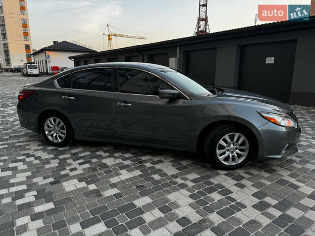 Серый Ниссан Альтима, объемом двигателя 2.49 л и пробегом 181 тыс. км за 10200 $, фото 5 на Automoto.ua