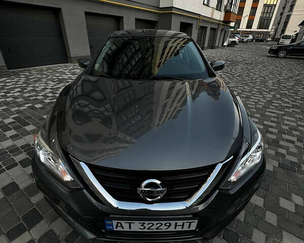 Серый Ниссан Альтима, объемом двигателя 2.49 л и пробегом 181 тыс. км за 10200 $, фото 4 на Automoto.ua