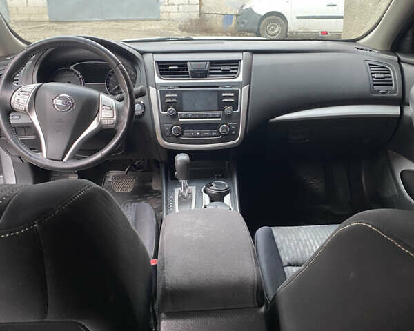 Сірий Ніссан Альтіма, об'ємом двигуна 2.49 л та пробігом 160 тис. км за 8700 $, фото 11 на Automoto.ua