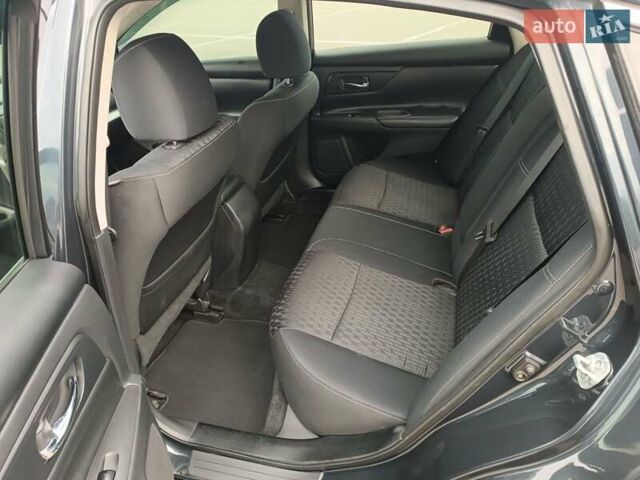 Сірий Ніссан Альтіма, об'ємом двигуна 2.49 л та пробігом 209 тис. км за 10000 $, фото 4 на Automoto.ua