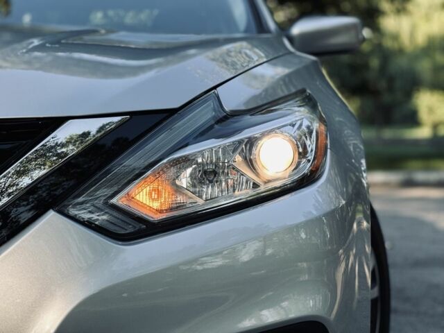 Серый Ниссан Альтима, объемом двигателя 2.5 л и пробегом 76 тыс. км за 10499 $, фото 7 на Automoto.ua